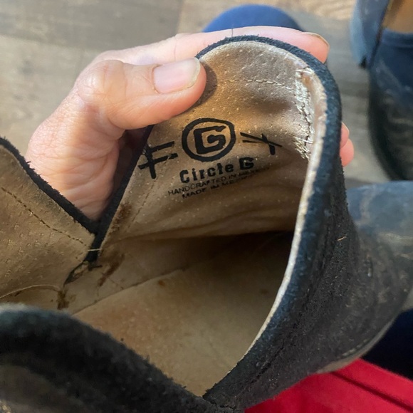 Circle G size 5 but fit bigger imo I am a true 5 and I’m swimming in these - Picture 3 of 3